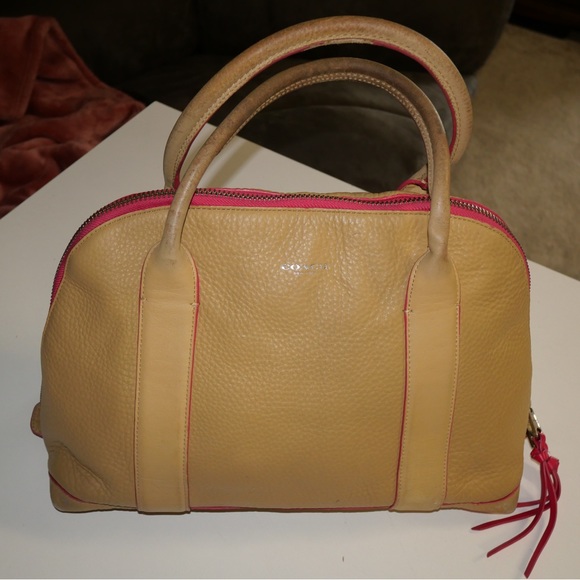 Coach - Picture 3 of 5